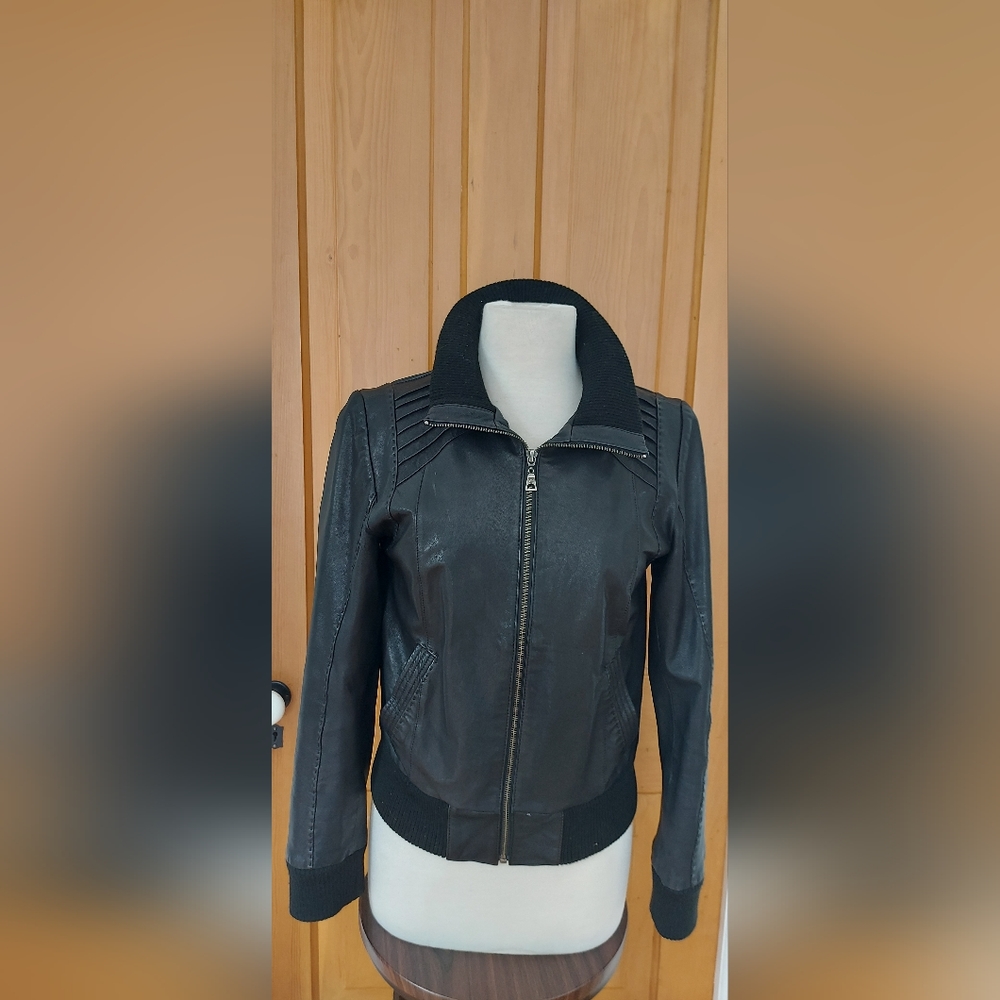 Cute Leather jacket, perfect for Spring 2023